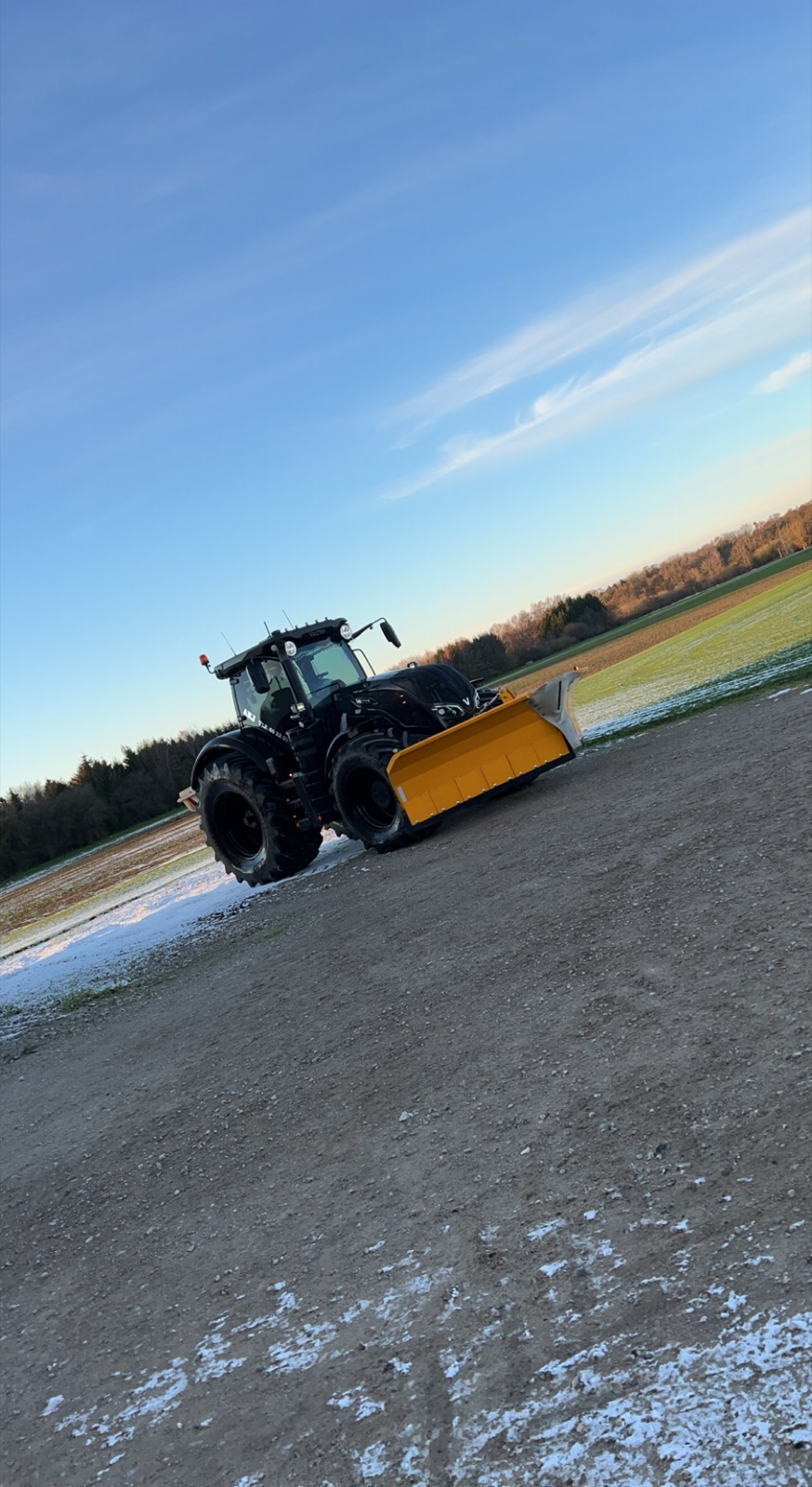 Snerydning i skumringen